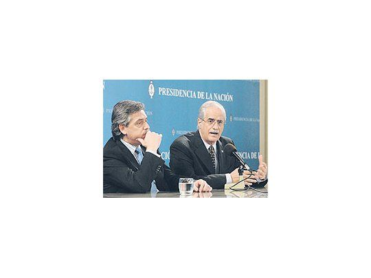 El jefe de Gabinete, Alberto Fernández, y Jorge Taiana explican cómo será la«misión» del canciller y del ex presidente Néstor Kirchner en la selva colombiana.