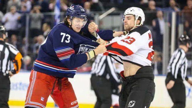 La pelea de la NHL entre los New York Rangers y los New Jersey Devils que dio la vuelta al mundo.