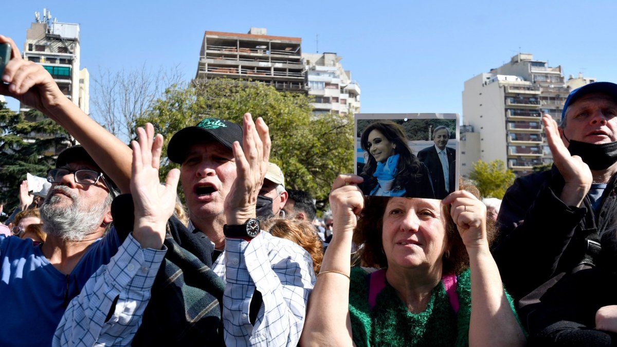 El kirchnerismo marchó contra la Corte Suprema y en defensa de Cristina Fernández de Kirchner