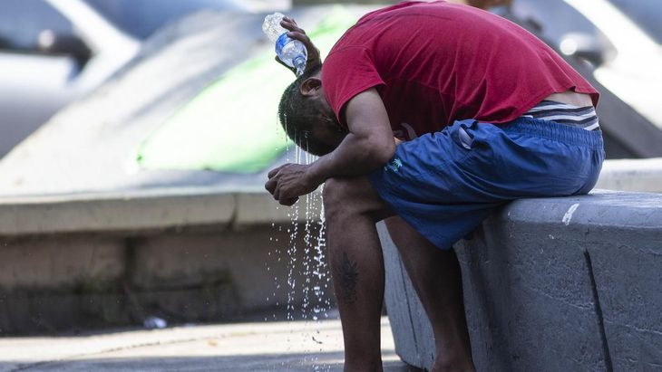 Ola de calor en todo el país. Ola de calor en todo el país.