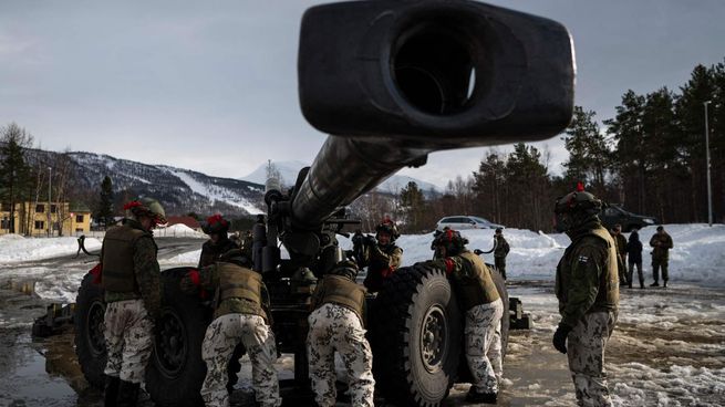 Soldados finlandeses durante un ejercicio militar.