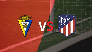 Cádiz sigue arriba por 2-0 ante Atlético de Madrid