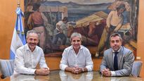 cambios en el equipo economico: alejandro lew renuncio a la secretaria de finanzas y lo reemplazara federico furiase