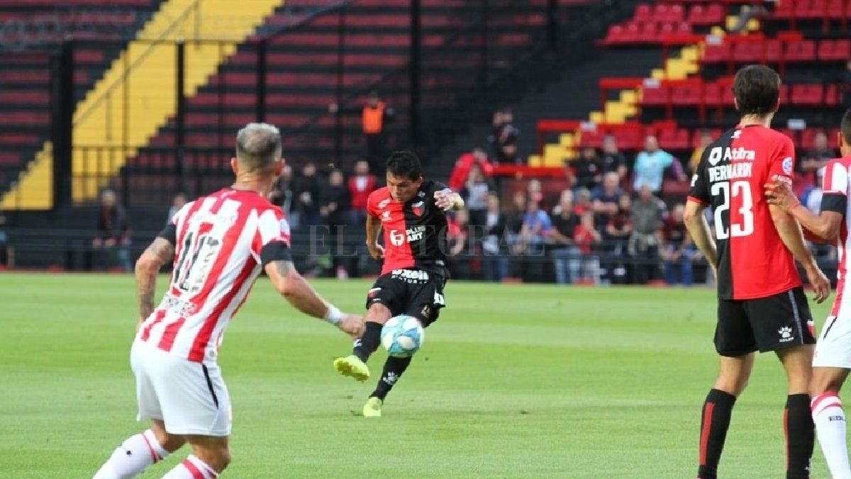 Students visit Colón with the mission of sealing the pass to the quarterfinals