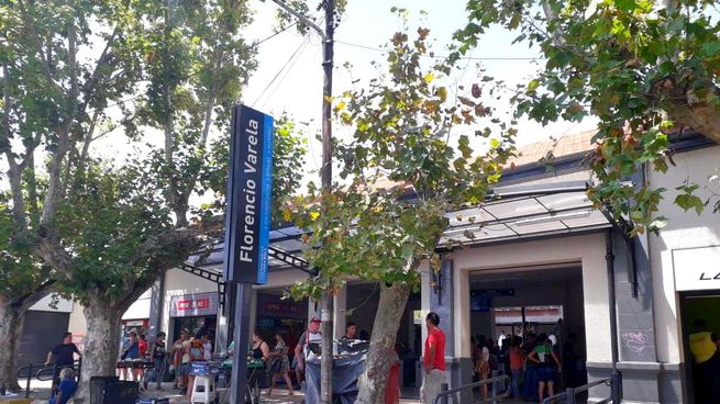 Entrada_Estación_Florencio_Varela_03.jpg