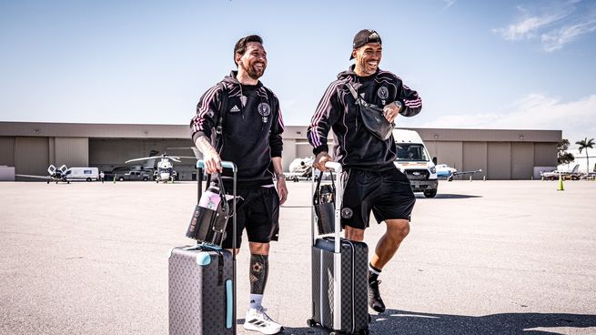 Lionel Messi visita Uruguay para celebrar el cumpleaños de 15 de la hija de Luis Suárez.