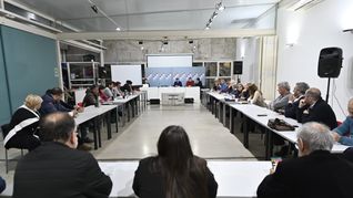 La reunión de los dirigentes del Frente Amplio tras la divulgación de los audios sobre el pasaporte entregado al narco Sebastián Marset.