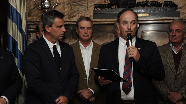 La Asociación Rural del Uruguay advierte que se desvirtúan los fines sociales y productivos y reclama detalles sobre la compra de la estancia María Dolores.