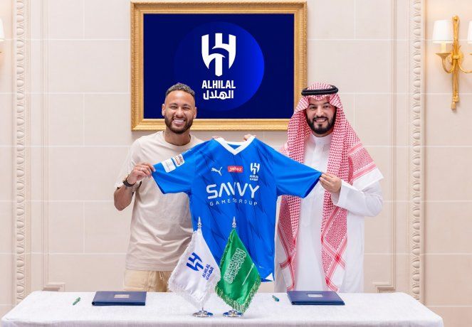 En Al-Hilal se convirtió en uno de los tres futbolistas mejores pagos del mundo. 