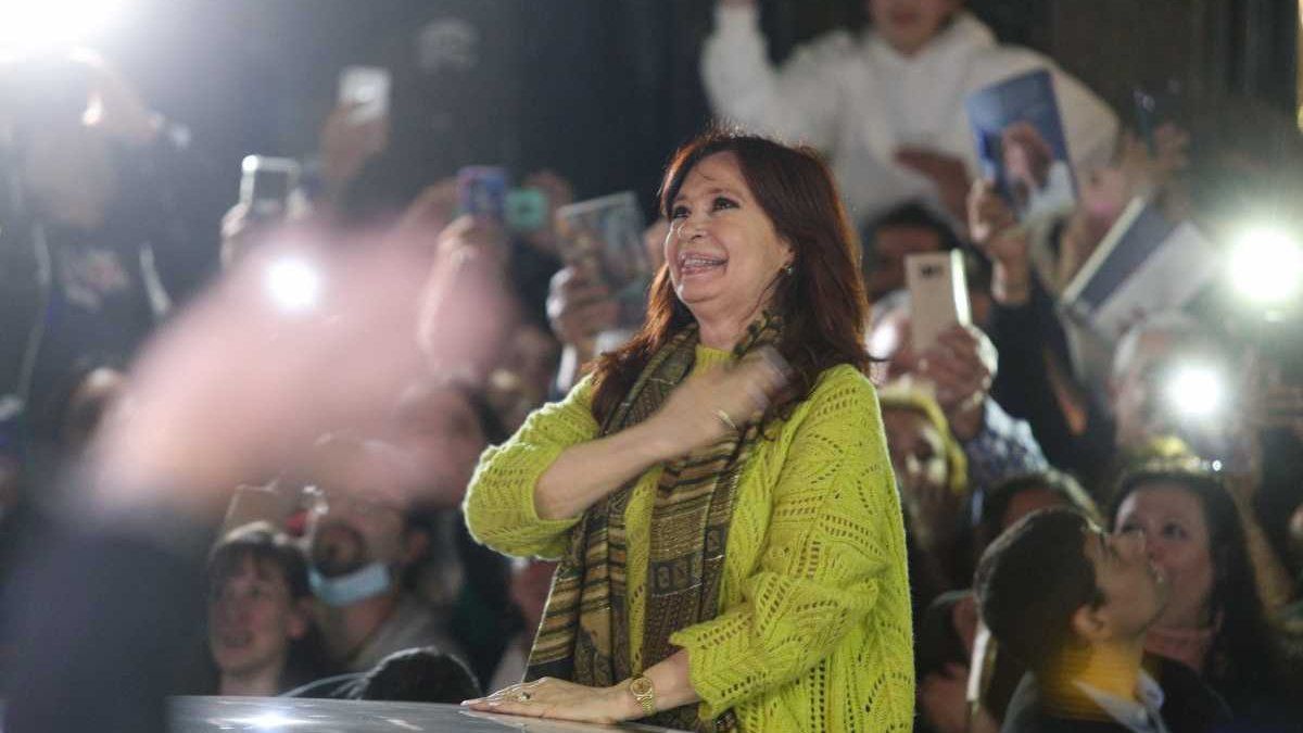 Cristina Kirchner fue aceptada como querellante en la causa contra Revolución Federal