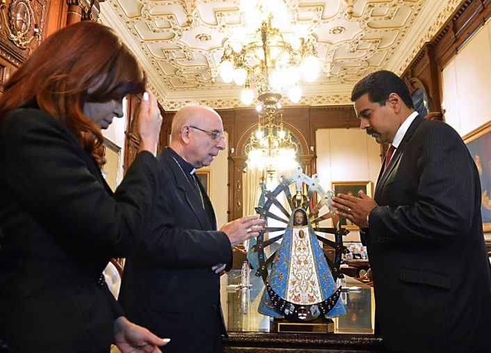 Argentina y Venezuela acordaron profundizar acuerdo de gas por alimentos (foto 5)