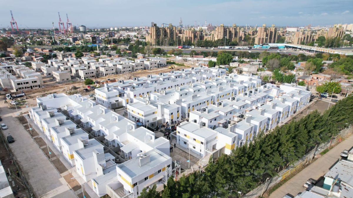 Construction entrepreneurs and the UOCRA demand that the Government reactivate the housing policy