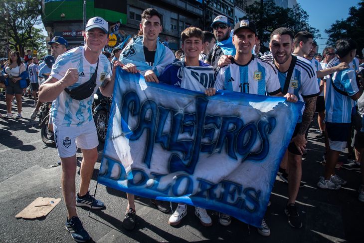 20-12-2022_cientos_de_miles_de_hinchas (5).jpg