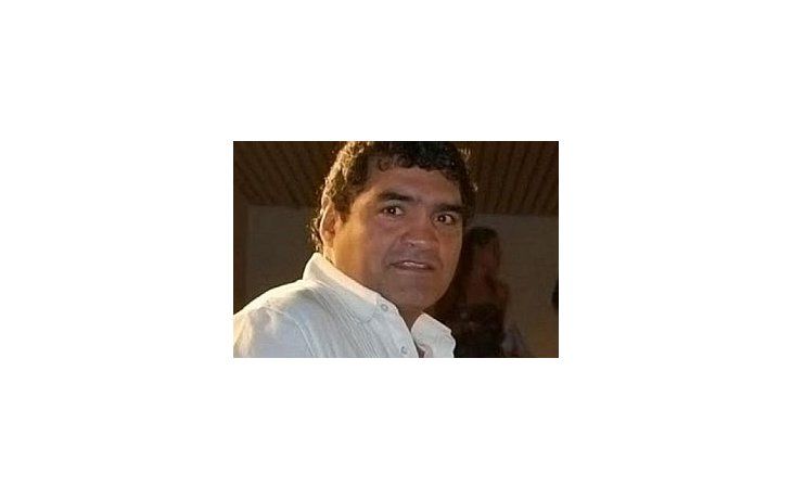 El exboxeador fue abordado en su auto por delincuentes.
