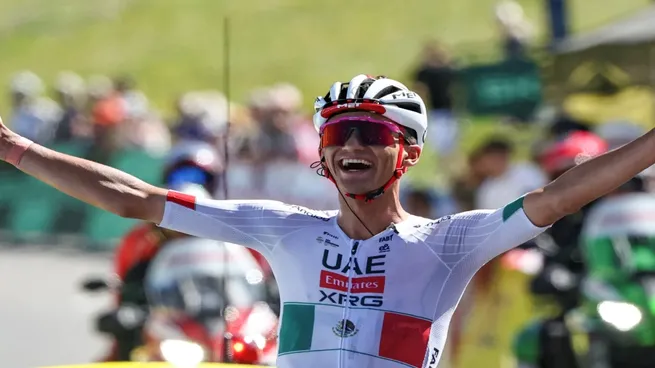 saac del Toro llega a su debut en el Tour de Francia con un nuevo título: se coronó campeón del TourAuvergne-Rhone-Alpes.