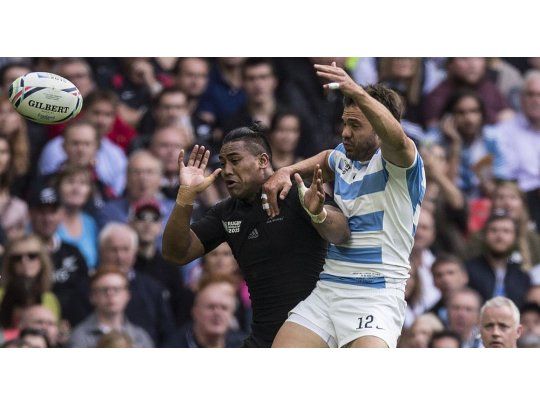 El conjunto argentino alcanzó un gran nivel de juego en los cincuenta minutos, cuando se plantó de igual a igual frente a los poderosos All Blacks, con una sólida recuperación de pelota y una gran actitud ofensiva que solo le alcanzó para sumar el único try obtenido por el wing Santiago Cordero.