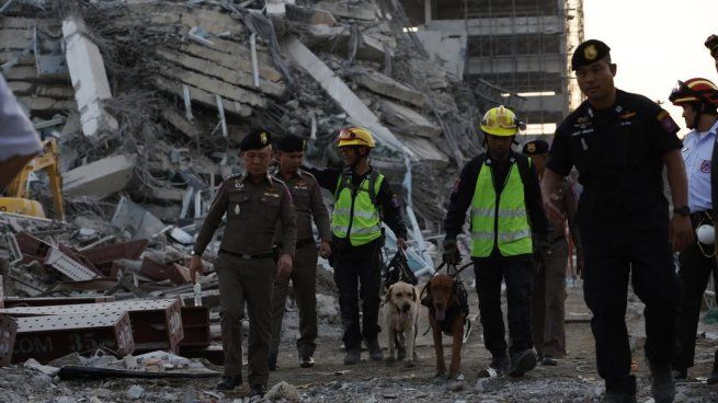 Hay al menos 20 fallecidos a causa de un fatal terremoto en Myanmar.