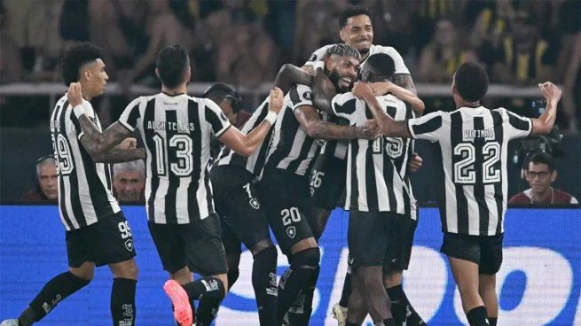 &nbsp;Botafogo goleó 5-0 a Peñarol y puso un pie en la final de la Copa Libertadores en Buenos Aires