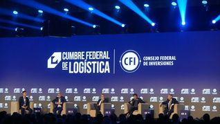 Los gobernadores, en el primer panel de la Cumbre Federal de Logística.&nbsp;