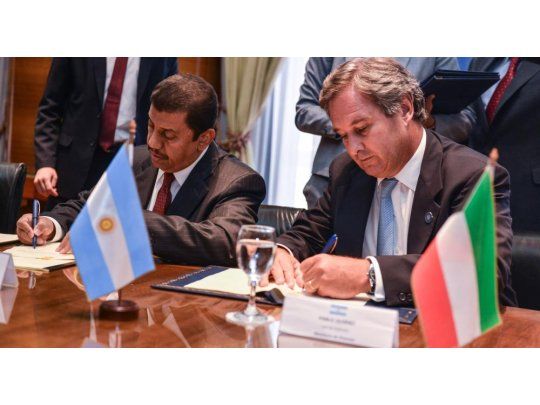 El Fondo Kuwaití para el Desarrollo Económico Árabe otorgará un crédito de u$s 51 millones para la construcción de una planta potabilizadora en La Plata. La inversión total de la obra será de u$s 211 millones y contará también con aportes del Banco de Desarrollo de América Latina (CAF).