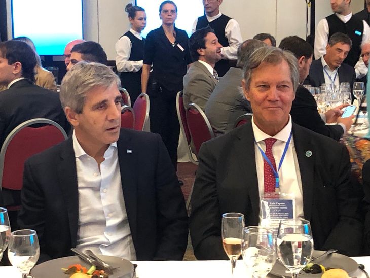 Luis Caputo en almuerzo con empresarios. Luis Caputo en almuerzo con empresarios.
