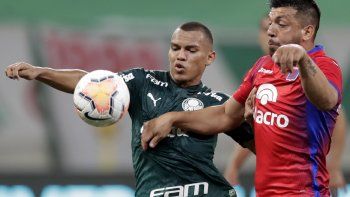 Palmeiras, que enfrentó a Tigre en la fase de grupos de la Copa Libertadores, avisó que tiene 15 casos de coronavirus a 7 días del primer partido por octavos de final.
