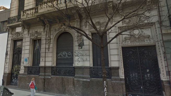 escuela mujer descompensada.jfif