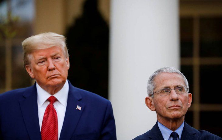 El c&iacute;rculo del presidente Trump quiere que el doctor Fauci sea apartado para que no opaque al republicano.