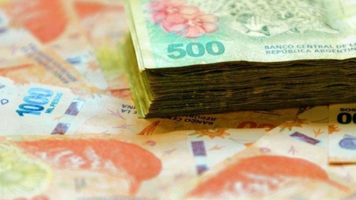 Encargados de edificios pactan 32% e inauguran la pauta salarial que pide el Gobierno a privados