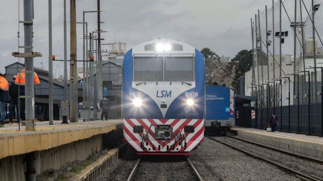 La línea San Martín sumó una tercera locomotora.