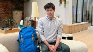 La fórmula de Sam Altman para convertirse en multimillonario sin tener una sola acción de OpenAI. La fórmula de Sam Altman para convertirse en multimillonario sin tener una sola acción de OpenAI.