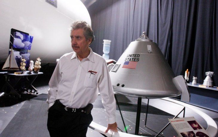 Robert Thomas Bigelow.