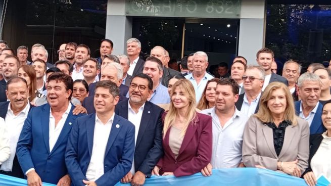 Ricardo Quintela y Axel Kicillof se sumaron al reclamo de los intendentes de las FAM.&nbsp;