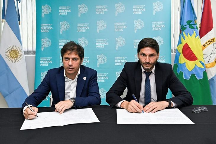 Axel Kicillof y Maximiliano Pullaro.