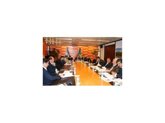 Acuerdo entre gobierno bonaerense y la Mesa Agropecuaria provincial por impuesto inmobiliario rural.