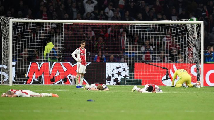 En 2019, el Ajax perdió 3-2 la semifinal de la Champions League, Nicolás Tagliafico fue el único jugador de pie ante un equipo rendido. En 2019, el Ajax perdió 3-2 la semifinal de la Champions League, Nicolás Tagliafico fue el único jugador de pie ante un equipo rendido.