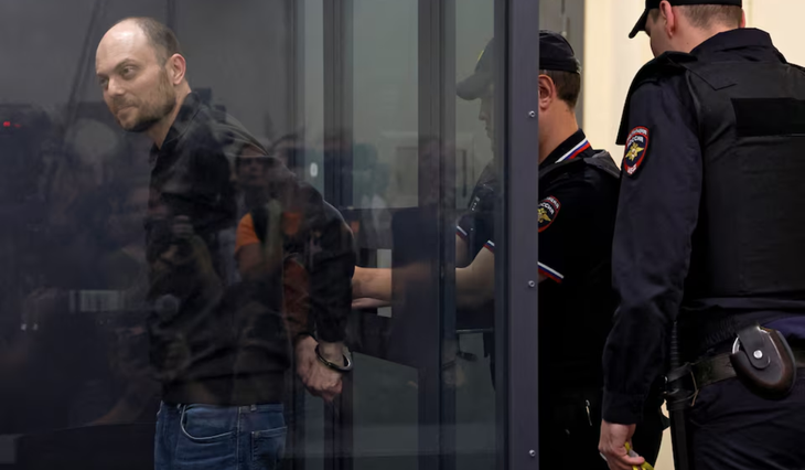 La condena de Kara Murza fue la más dura desde la invasión a gran escala de Ucrania por parte de Rusia en febrero de 2022. La condena de Kara Murza fue la más dura desde la invasión a gran escala de Ucrania por parte de Rusia en febrero de 2022.