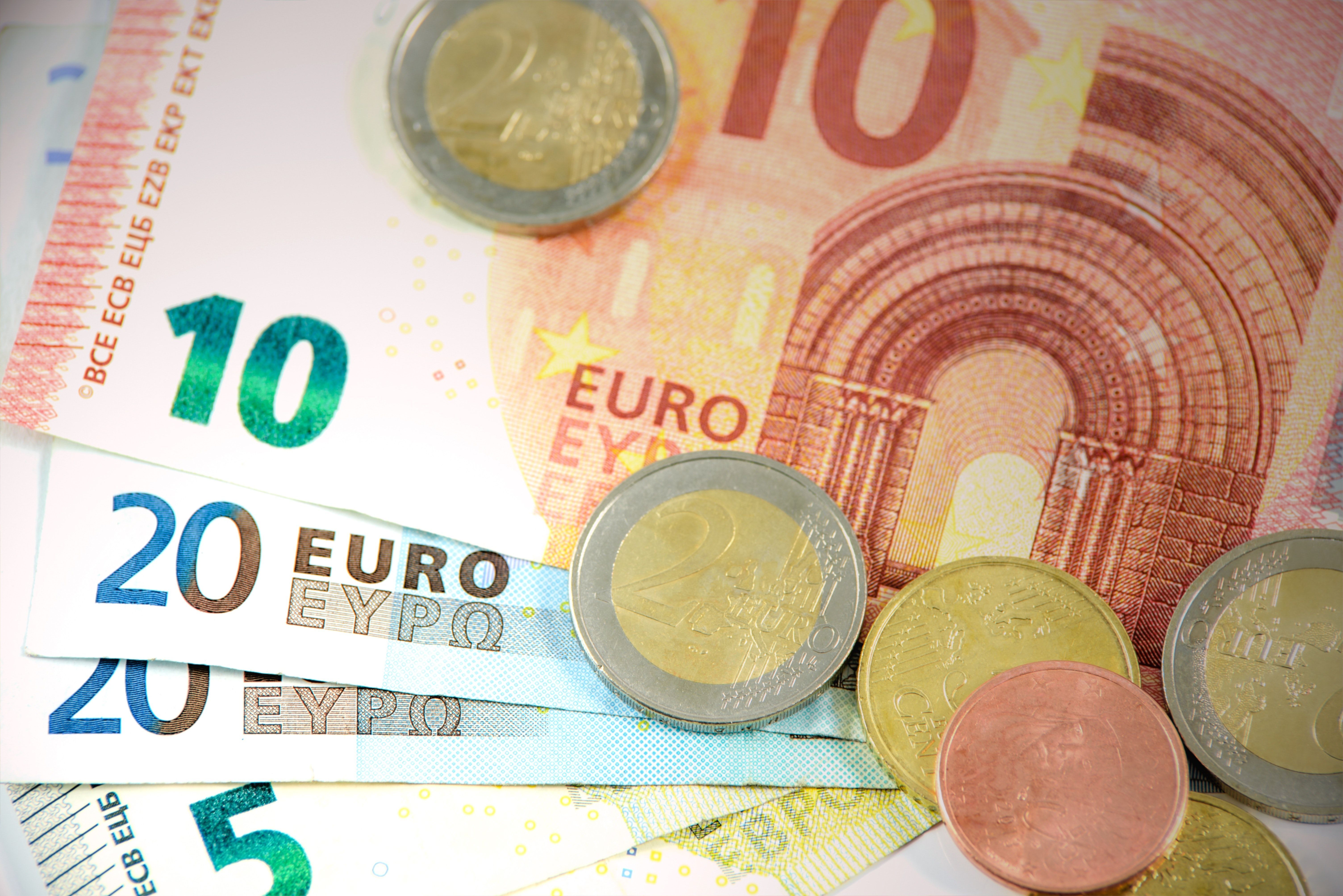 Euro today and Euro blue today: how much it closed at this Tuesday, February 27