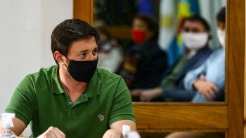 El intendente de Pinamar, Martín Yeza, permanece aislado por padecer Covid-19.