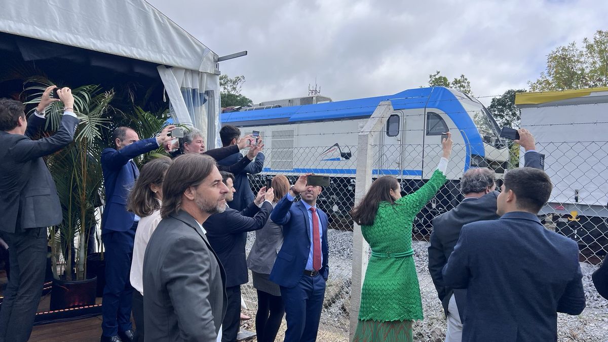 Luis Lacalle Pou officially inaugurated the work at the Cardal station