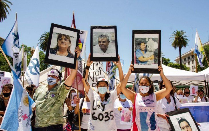 Enfermeros finalizaron el acampe: piden salarios dignos e inclusión en la carrera profesional de la salud