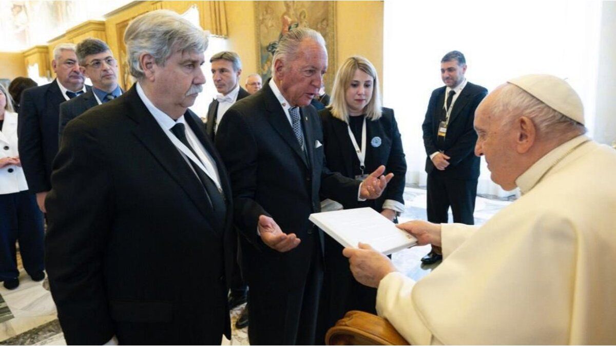 The directors of the UIA met with Pope Francis in the Vatican
