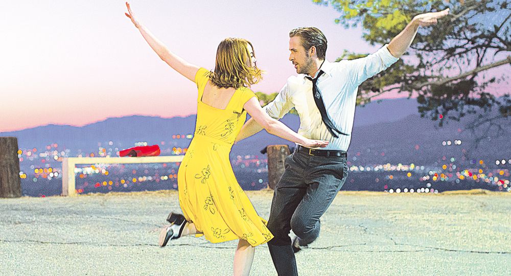 La la Land. Emma Stone and Ryan Gosling star in this musical romantic comedy that recreates the splendor of 1950s cinema. La la Land. Emma Stone and Ryan Gosling star in this musical romantic comedy that recreates the splendor of 1950s cinema.
