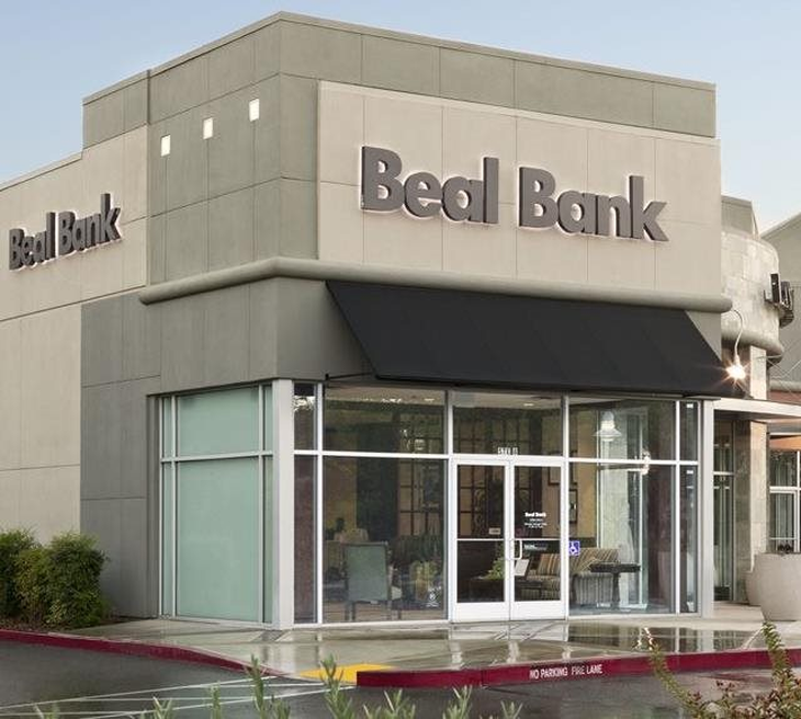 Dueño de Beal Bank.