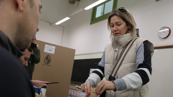 El voto es obligatorio en Uruguay, pero es posible justificar el no cumplimiento en las elecciones departamentales 2024. 