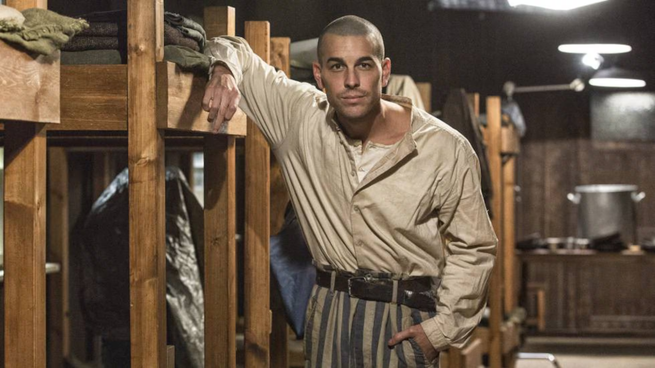 Mario Casas protagoniza El fotógrafo de Mauthausen, disponible en Netflix.