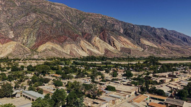 Este pequeño pueblo jujeño parece salido de un cuadro.