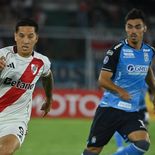 River le gana 1 a 0 a Blooming con un jugador menos. River le gana 1 a 0 a Blooming con un jugador menos.