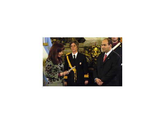 Asumió Manzur y anunció una partida adicional de $ 1.000 millones para combatir la Gripe A