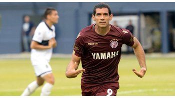 Sand llegó a los 103 goles con la camiseta de Lanús (Foto: AFA).